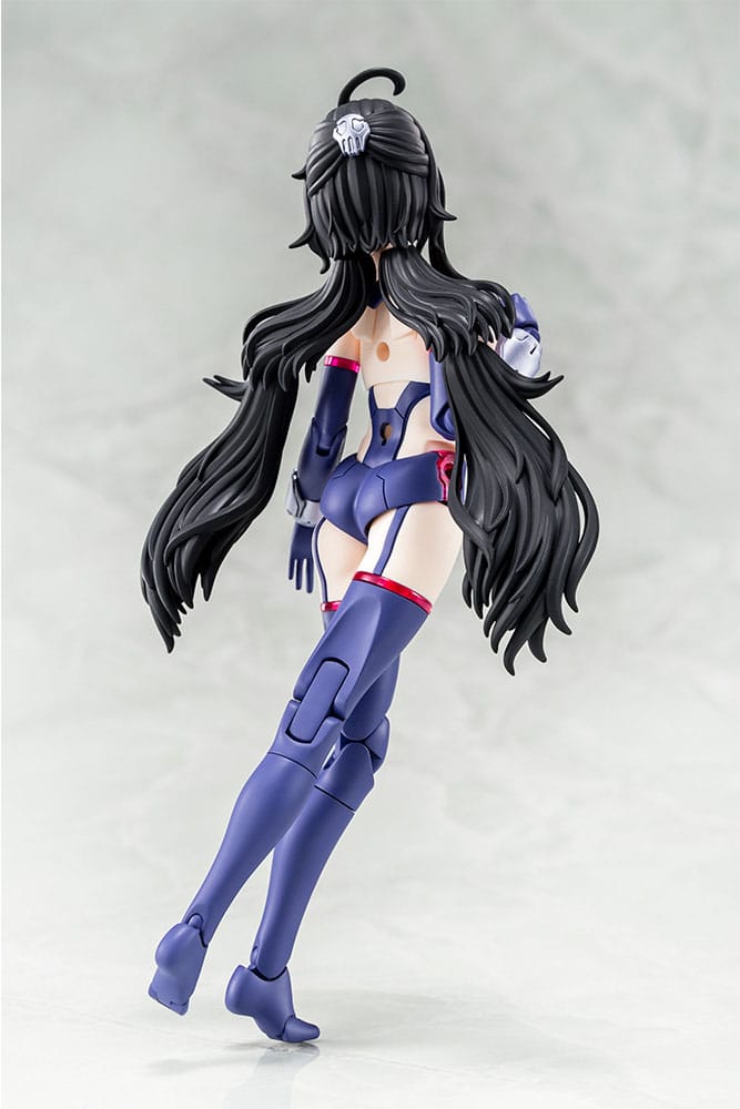 Figurine Auv Tsukuyomi Regalia en position de combat