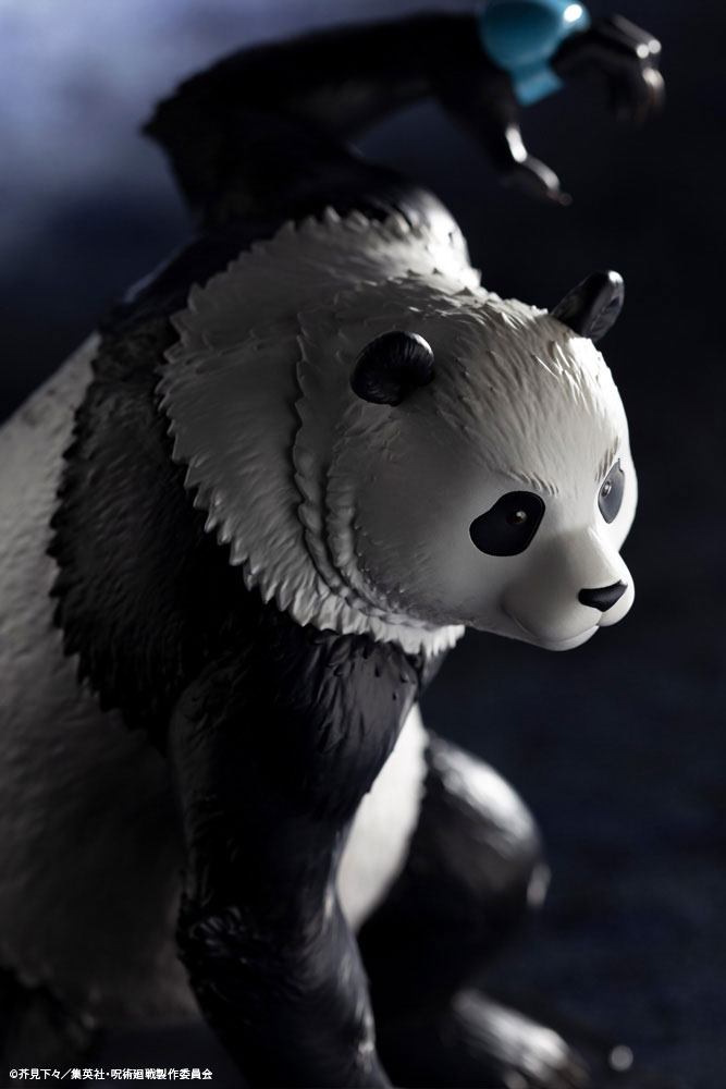 Vue latérale de la statuette Panda Kotobukiya