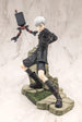 Statuette 9S ARTFX J, vue de trois quarts