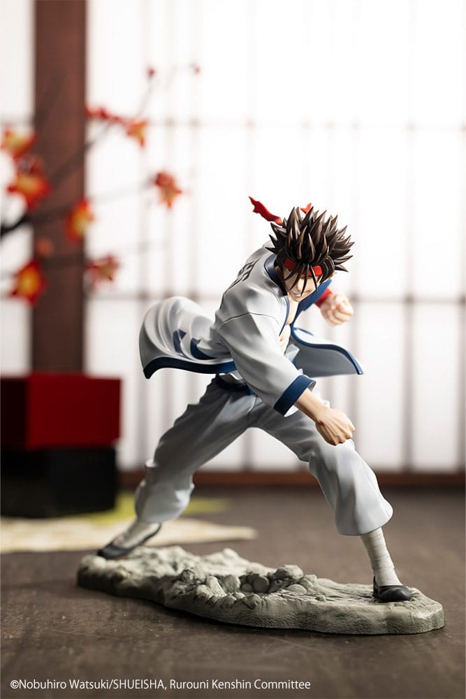 Sanosuke Sagara ARTFXJ vue de côté, montrant le mouvement du manteau