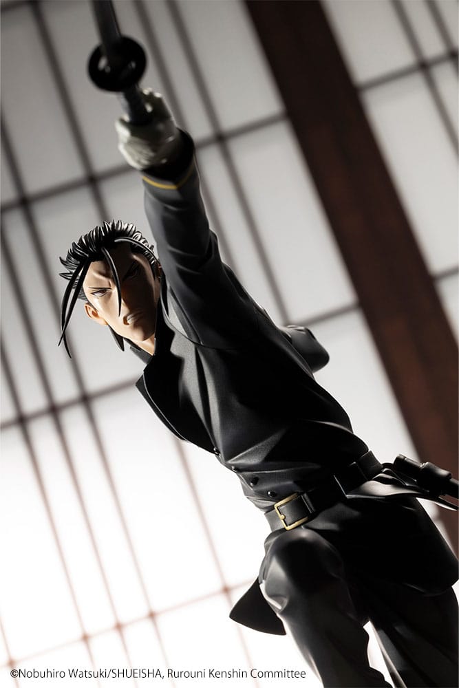 Vue latérale de la figurine Saito Hajime par Kotobukiya