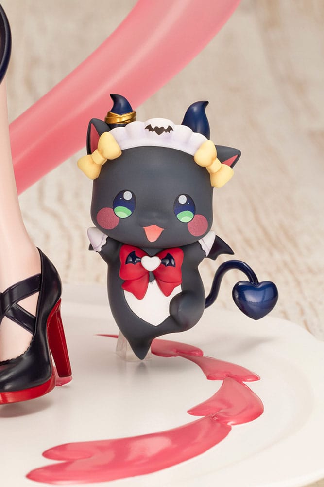 Détail du socle de la figurine Yuzuki Choco Kotobukiya.