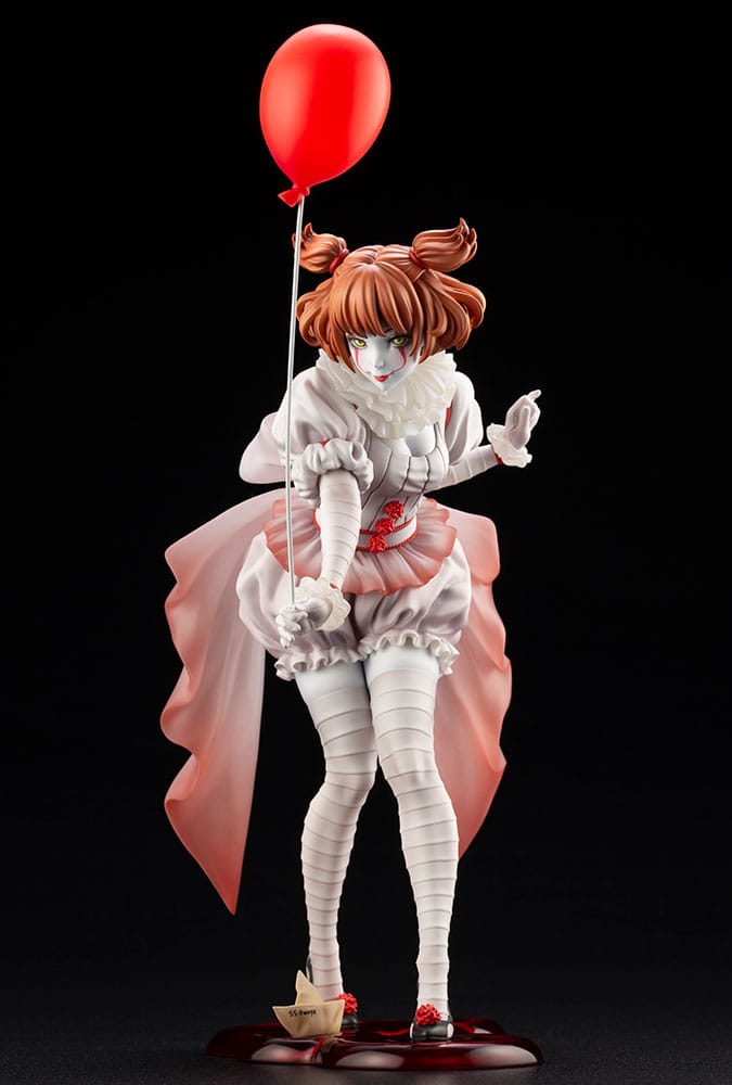 Figurine Pennywise Bishoujo de profil, détails du costume