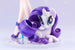 Rarity Bishoujo en pose élégante, mettant en avant la qualité du PVC
