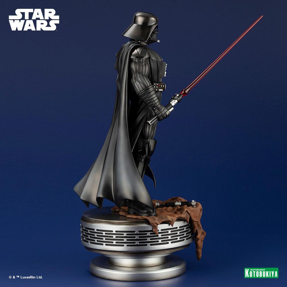 Statuette Star Wars PVC, vue du socle décoratif