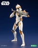 Détail du casque et de l'armure orange du Commander Cody ARTFX