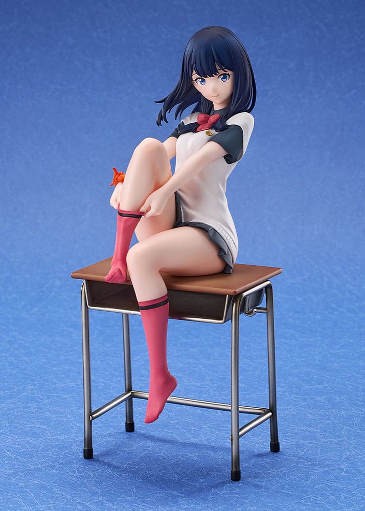Statuette PVC Rikka Takarada 24 cm, vue de profil, pose dynamique