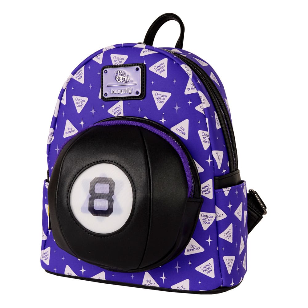 Gros plan sur le cadran 'Magic 8 Ball' du sac à dos Loungefly