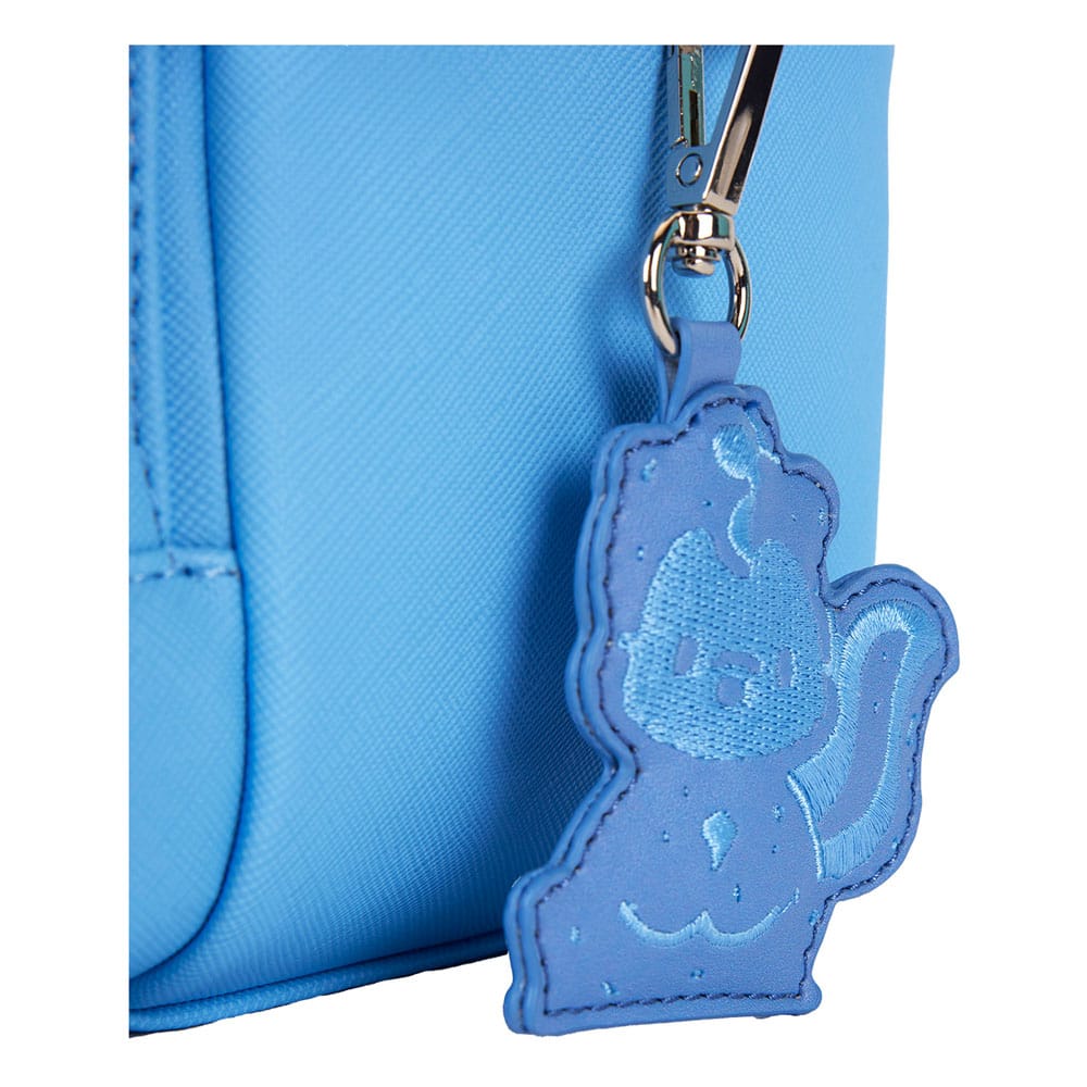 Détail du design Pochacco sur le sac Loungefly officiel