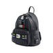 Détail du casque Darth Vader lumineux sur le sac à dos Loungefly