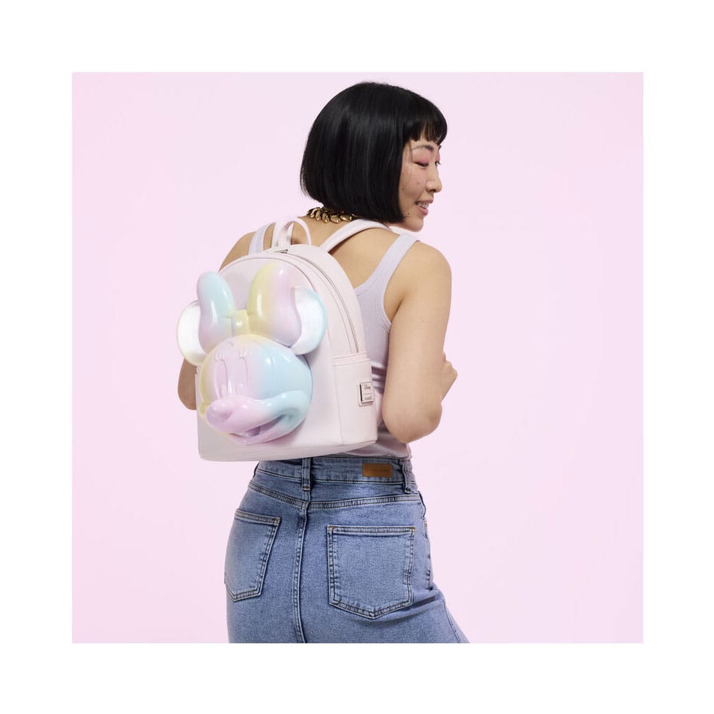 Logo Loungefly et licence officielle Disney sur le sac Minnie Mouse