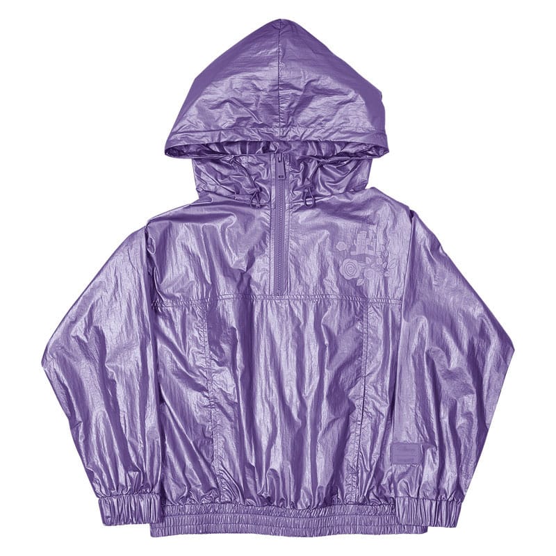 Détail du motif Princesse Aurore et Prince Philippe sur la veste bomber Loungefly