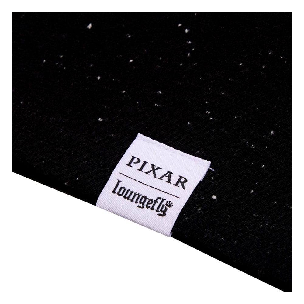 Détail du motif Wall-E et Eve sur le T-shirt Loungefly, montrant la qualité d'impression