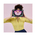 Détail du sourire et des rayures du Cheshire Cat sur le sac bandoulière Loungefly