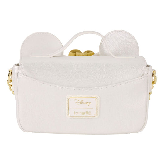 Sac à main Loungefly Disney Wedding porté, montrant les dimensions et l'élégance