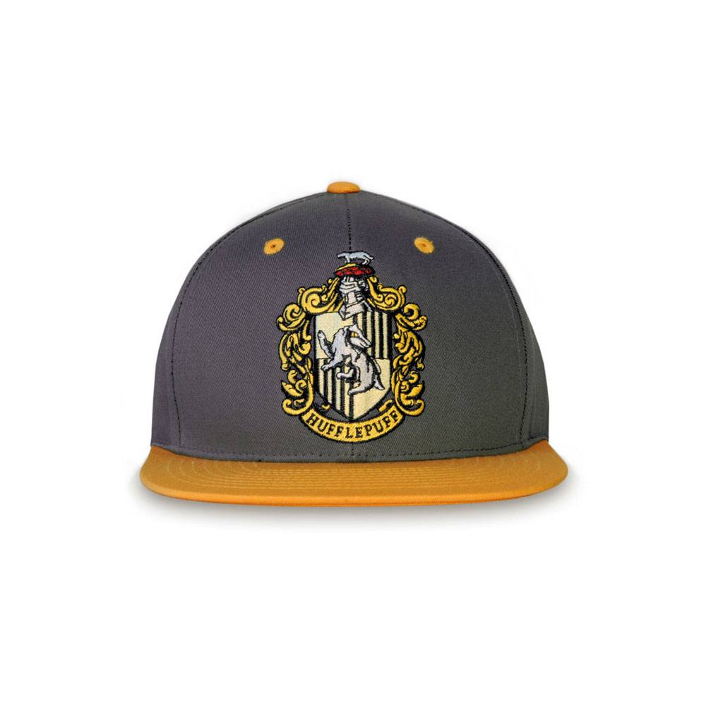Détail du blason Poufsouffle brodé sur la casquette Harry Potter