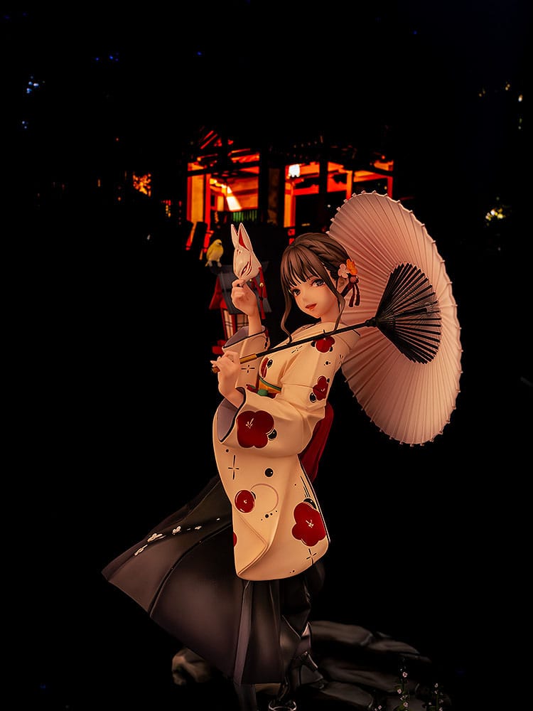 Statuette Tsumugi Colors 1/7 sur son socle, angle bas