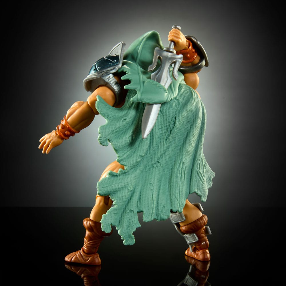 Figurine Stealth He-Man vue de dos, montrant les détails de la cape