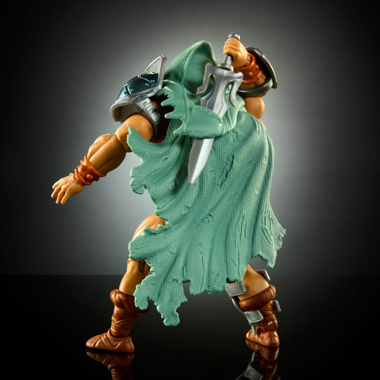 Figurine Stealth He-Man vue de dos, montrant les détails de la cape