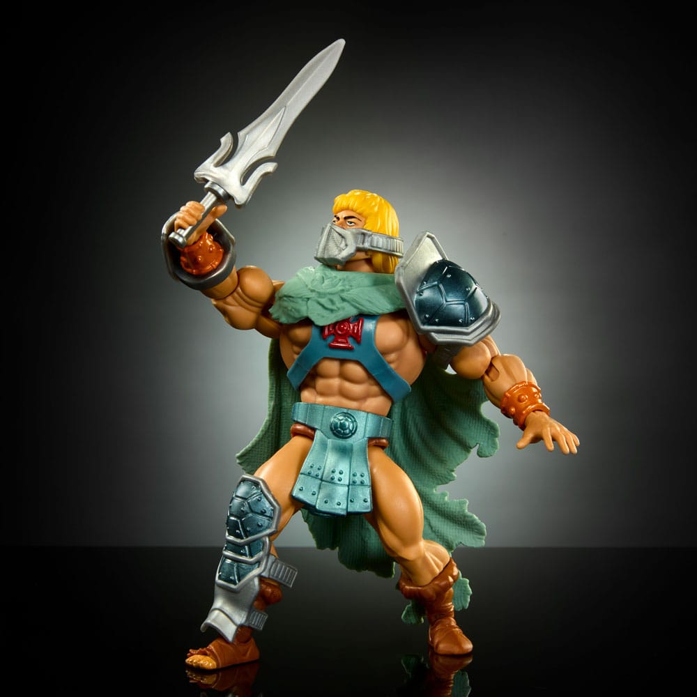 Figurine Stealth He-Man en action avec son épée et bouclier