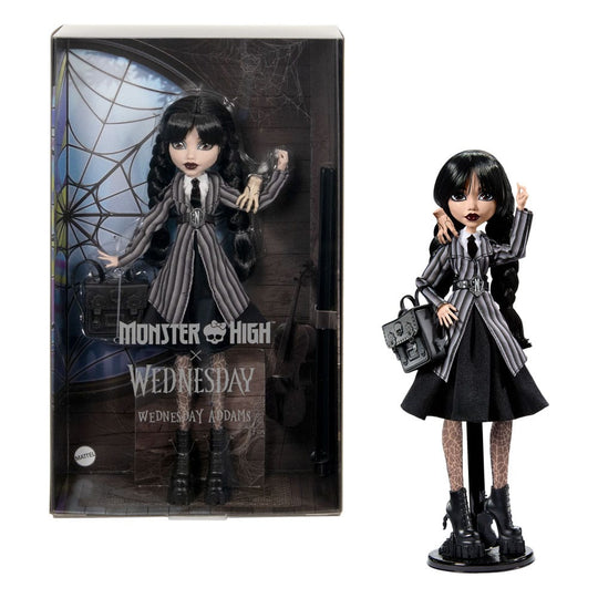 Poupée Wednesday Addams de Mattel posant avec sa jupe à volants