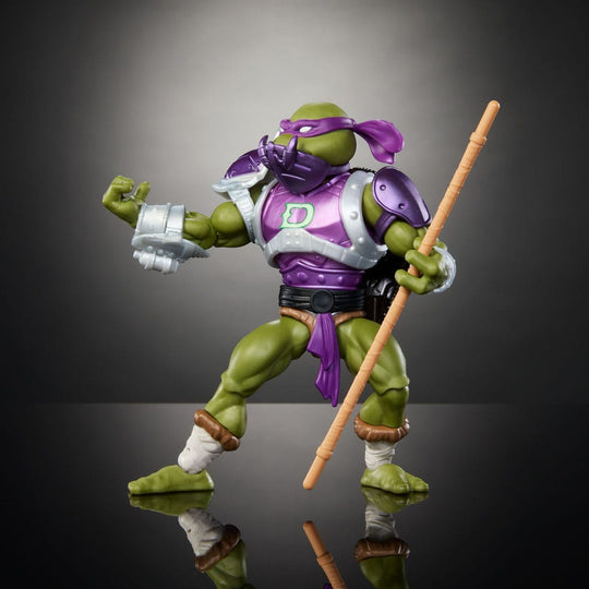 Donatello MOTU TMNT en action, montrant l'articulation et les détails