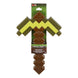 Enfant jouant avec la Pioche en Or Minecraft Mattel