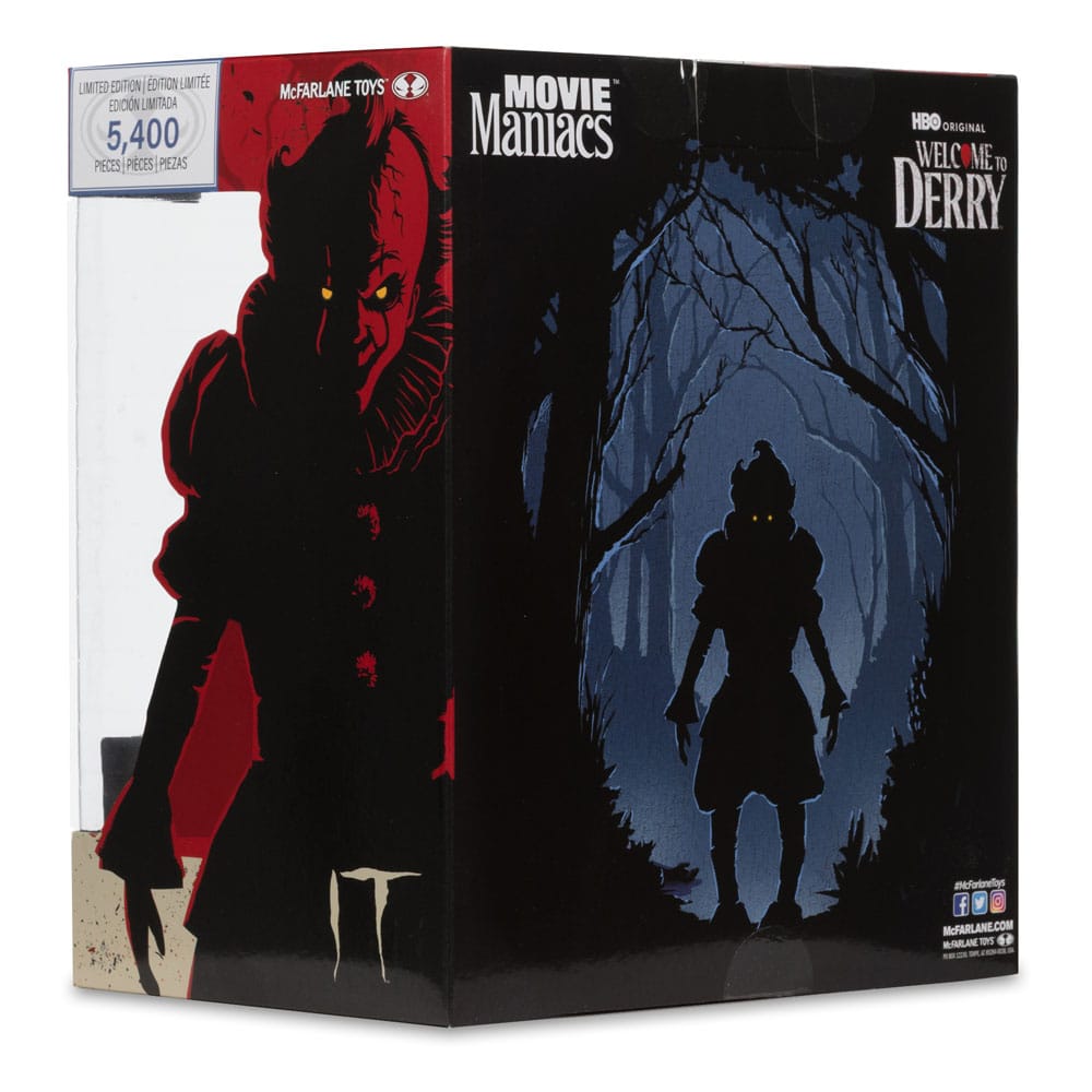 Statuette Pennywise en situation, avec l'arrière-plan du paysage de Derry