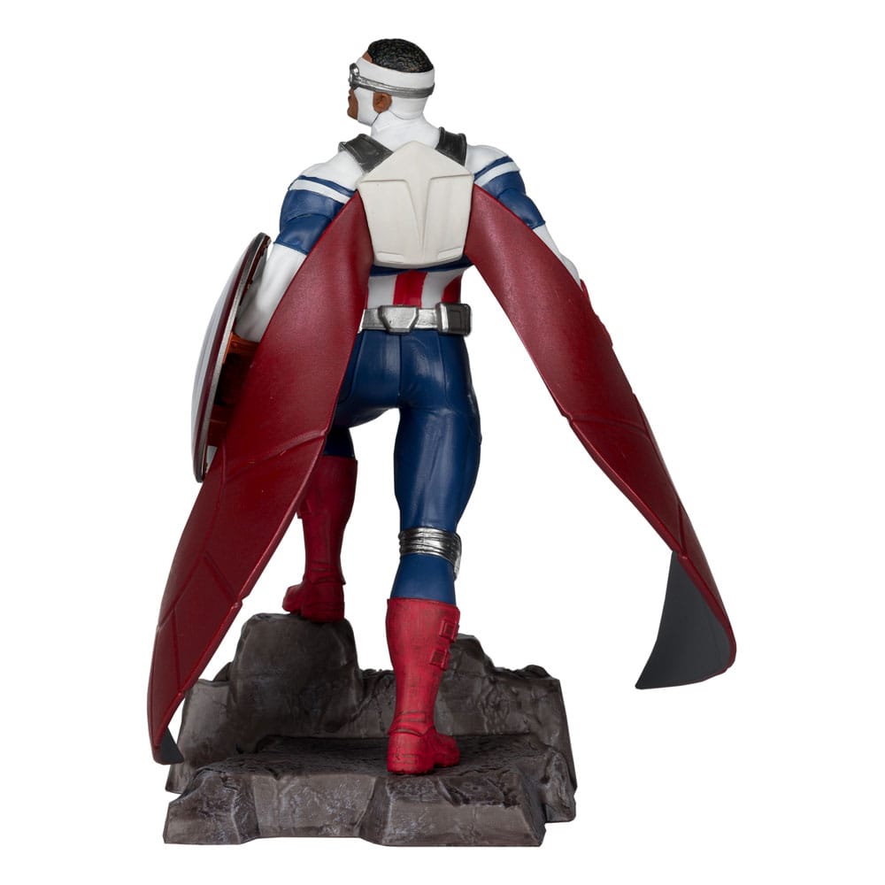 Vue latérale de la figurine Captain America PVC