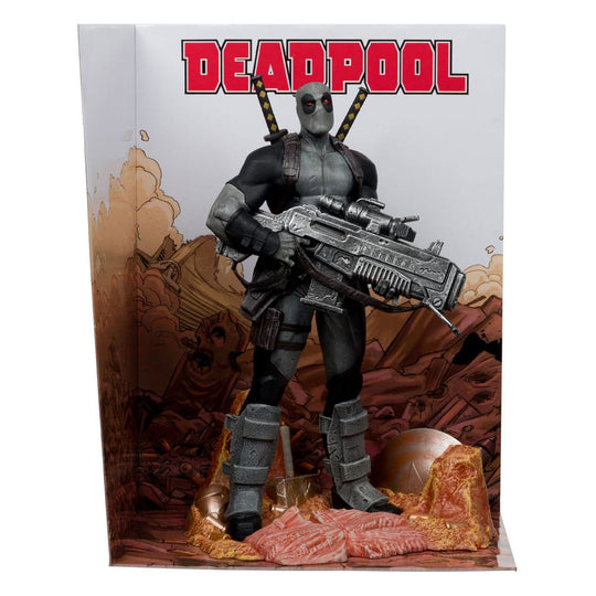 Statuette Deadpool Grey Suit Chase McFarlane Toys 27cm, vue frontale dynamique