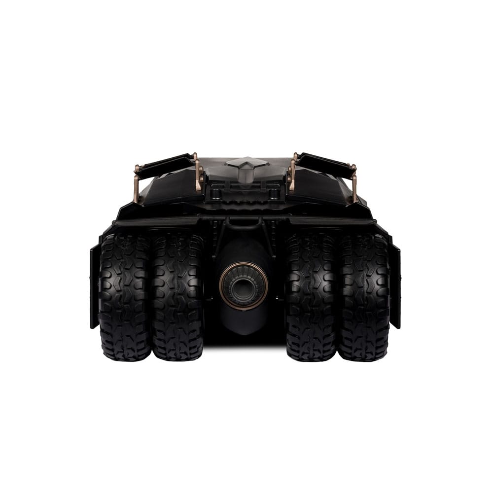 Comparaison de taille du Tumbler avec une figurine DC Multiverse 7 pouces