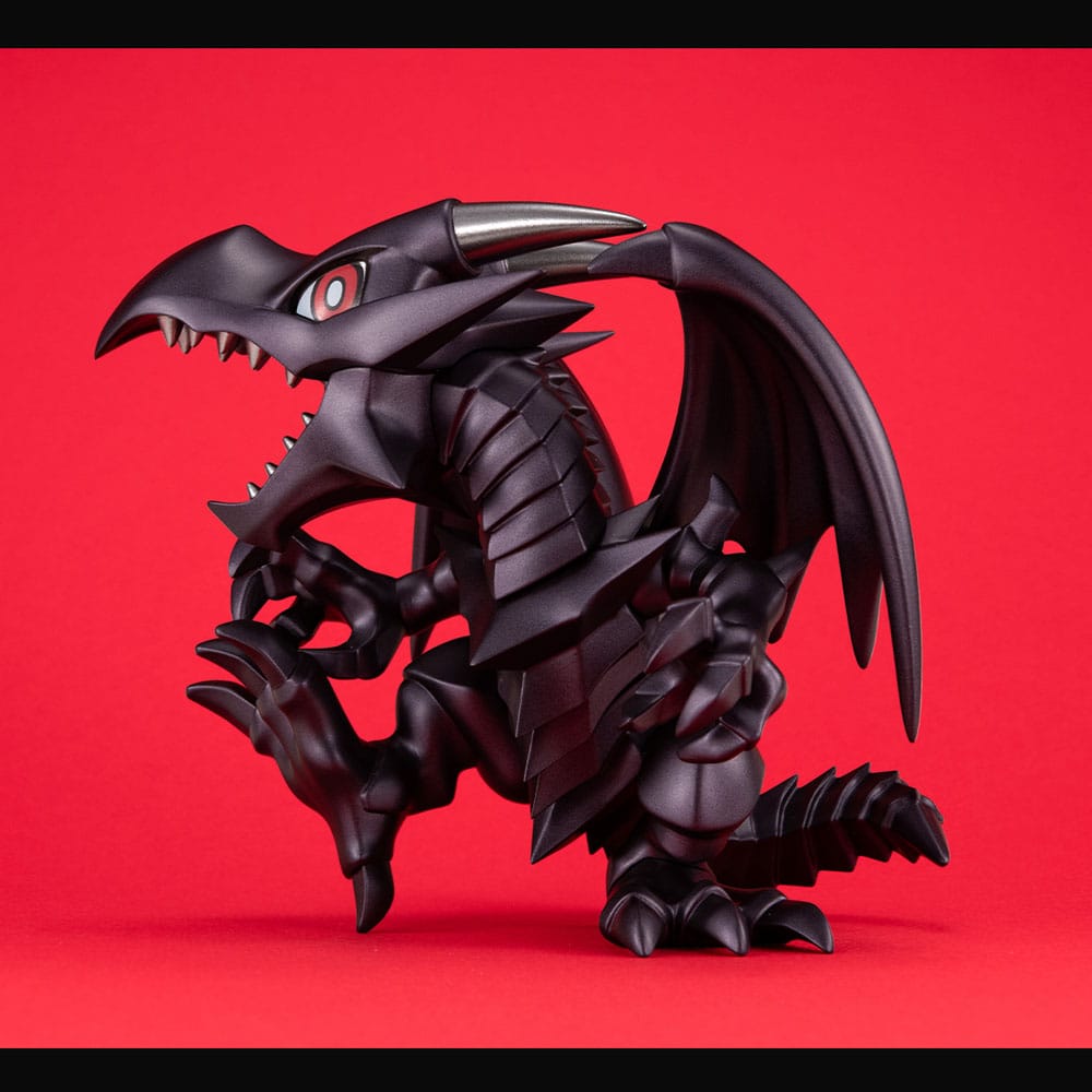 Vue latérale de la statuette Megahouse Red Eyes Black Dragon