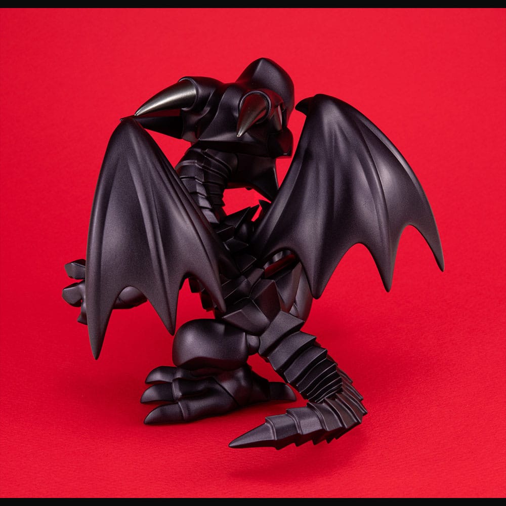 Gros plan sur les détails du Red Eyes Black Dragon Megahouse