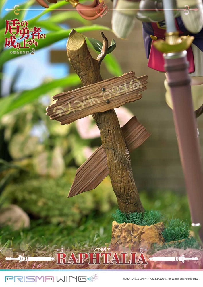 Raphtalia sur son socle décoratif, vue latérale