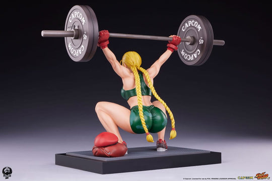 Statuette Cammy édition limitée - Gros plan sur les haltères