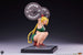 Statuette Cammy Powerlifting - Vue rapprochée des jambes et muscles