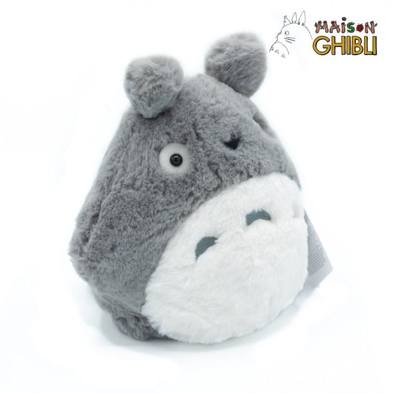 Détail de la texture de la peluche Totoro Sun Arrow, 100% polyester