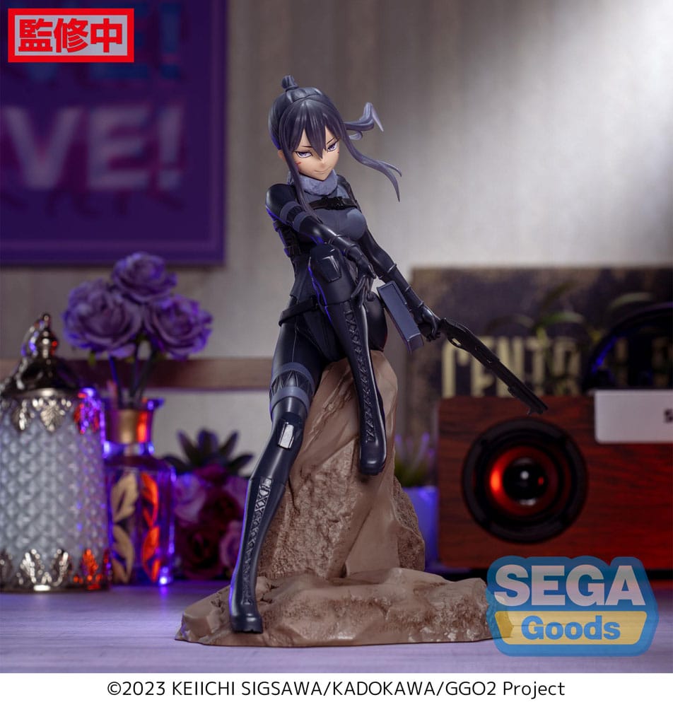 Figurine Pitohui GGO II Sega, vue de trois quarts, mettant en avant sa pose dynamique.