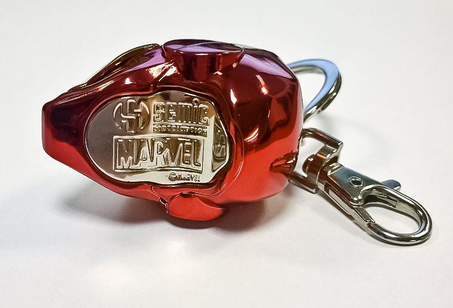 Détail du porte-clés Iron Man Helmet en métal de la marque Semic