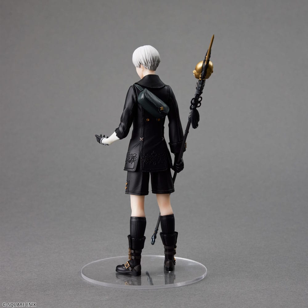 Statuette NieR:Automata 9S Form-ISM, vue de côté avec son socle