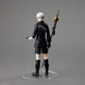 Statuette NieR:Automata 9S Form-ISM, vue de côté avec son socle