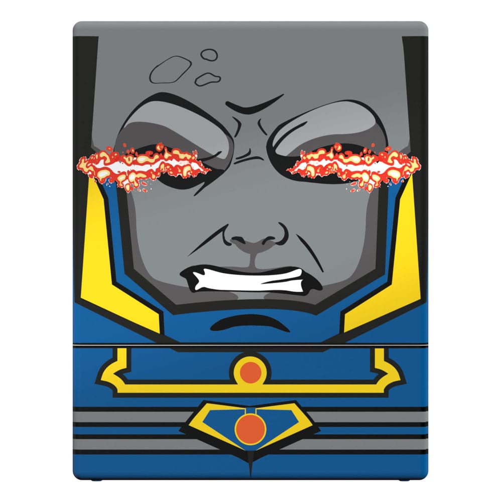 Gros plan sur le logo DC Justice League sur le Squaroe Darkseid