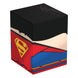 Détail du design Superman sur la deck box Squaroes