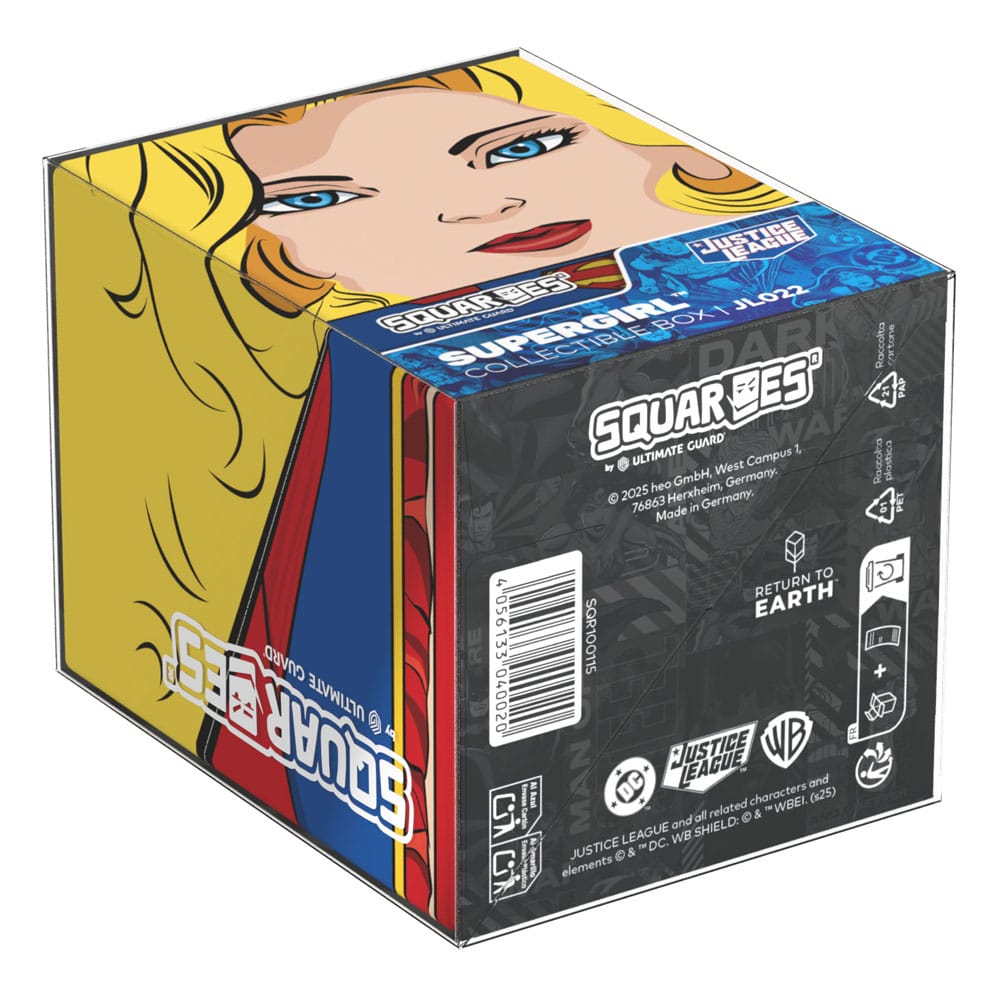 Squaroe Supergirl™ avec d'autres accessoires de jeu