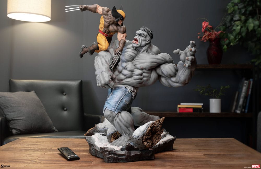 Détail du Grey Hulk en pleine action sur la statuette Sideshow