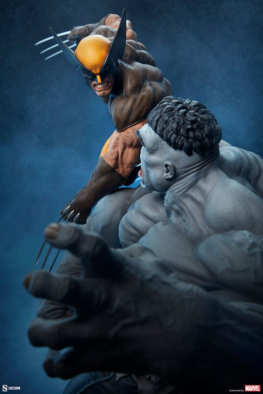 Arrière de la statuette montrant la musculature de Grey Hulk