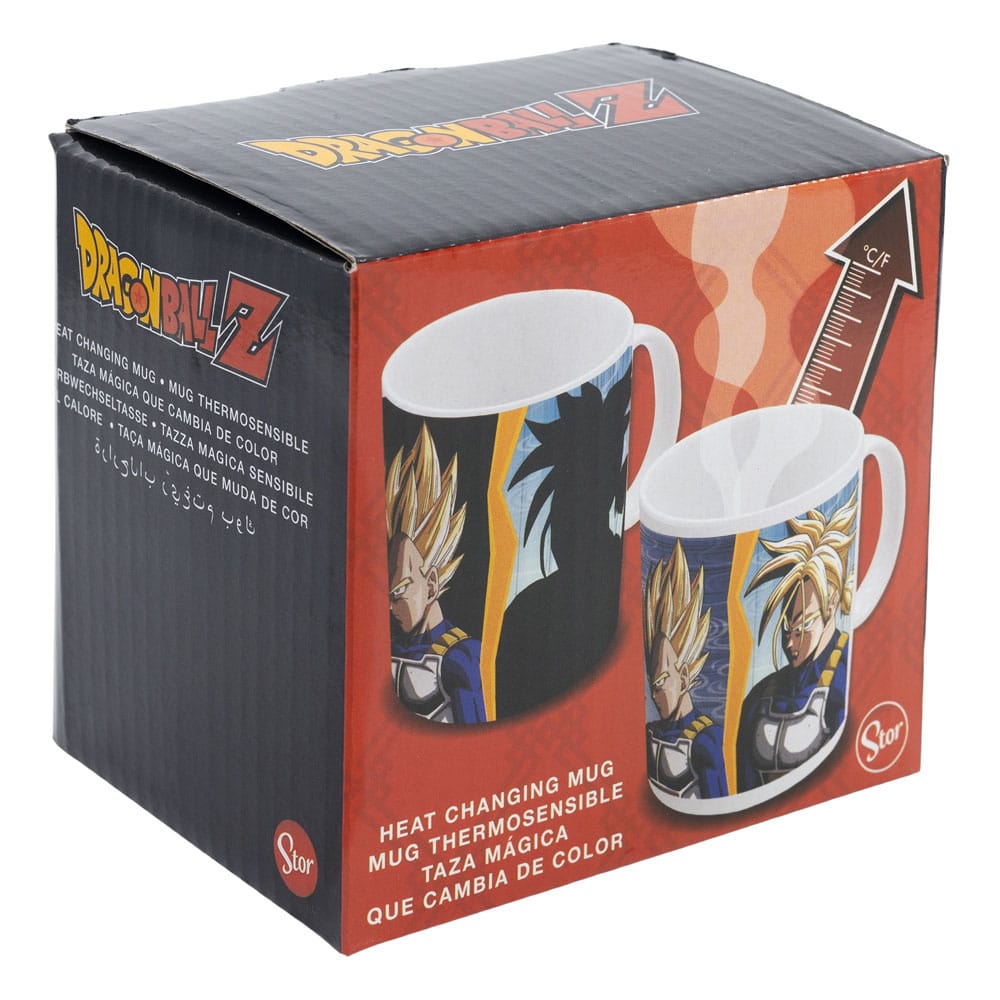 Gros plan sur les personnages Goku et Vegeta révélés par la chaleur sur le mug DBZ