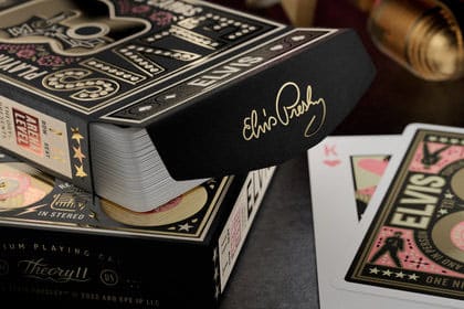 Détail de l'emballage en carton imprimé du jeu Elvis Theory11