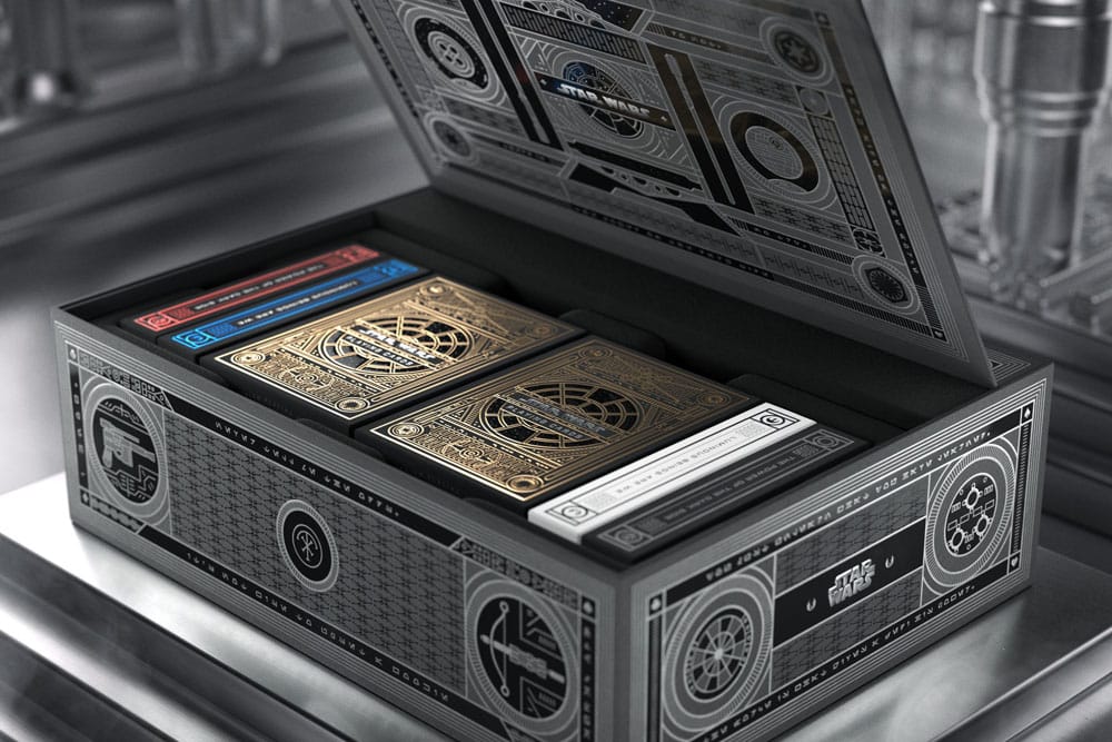 Coffret Theory11 Star Wars The Force Box Set ouvert, révélant les 6 decks de cartes
