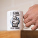 Mug Stormtrooper blanc 330 ml posé sur une table